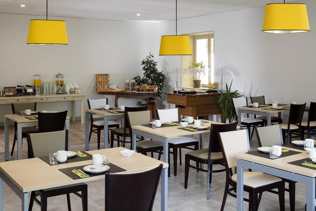ז'ואיוז Logis Hotel Restaurant Les Cedres מראה חיצוני תמונה
