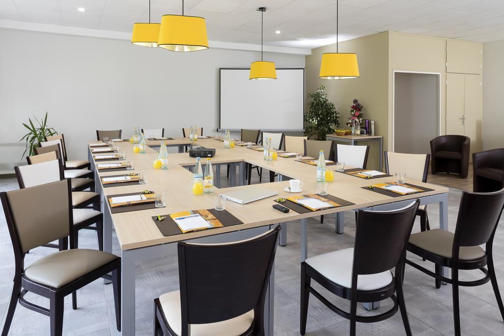 ז'ואיוז Logis Hotel Restaurant Les Cedres מראה חיצוני תמונה