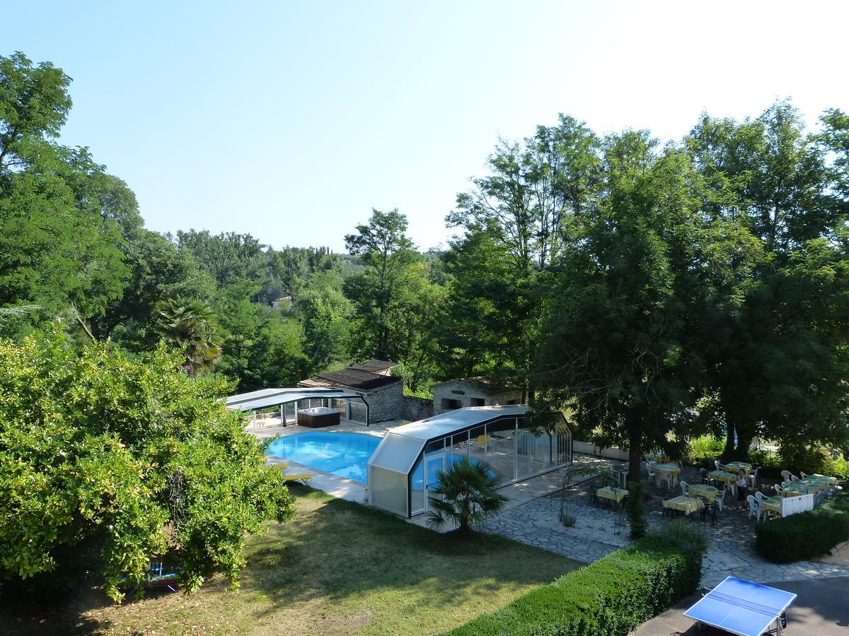 ז'ואיוז Logis Hotel Restaurant Les Cedres מראה חיצוני תמונה