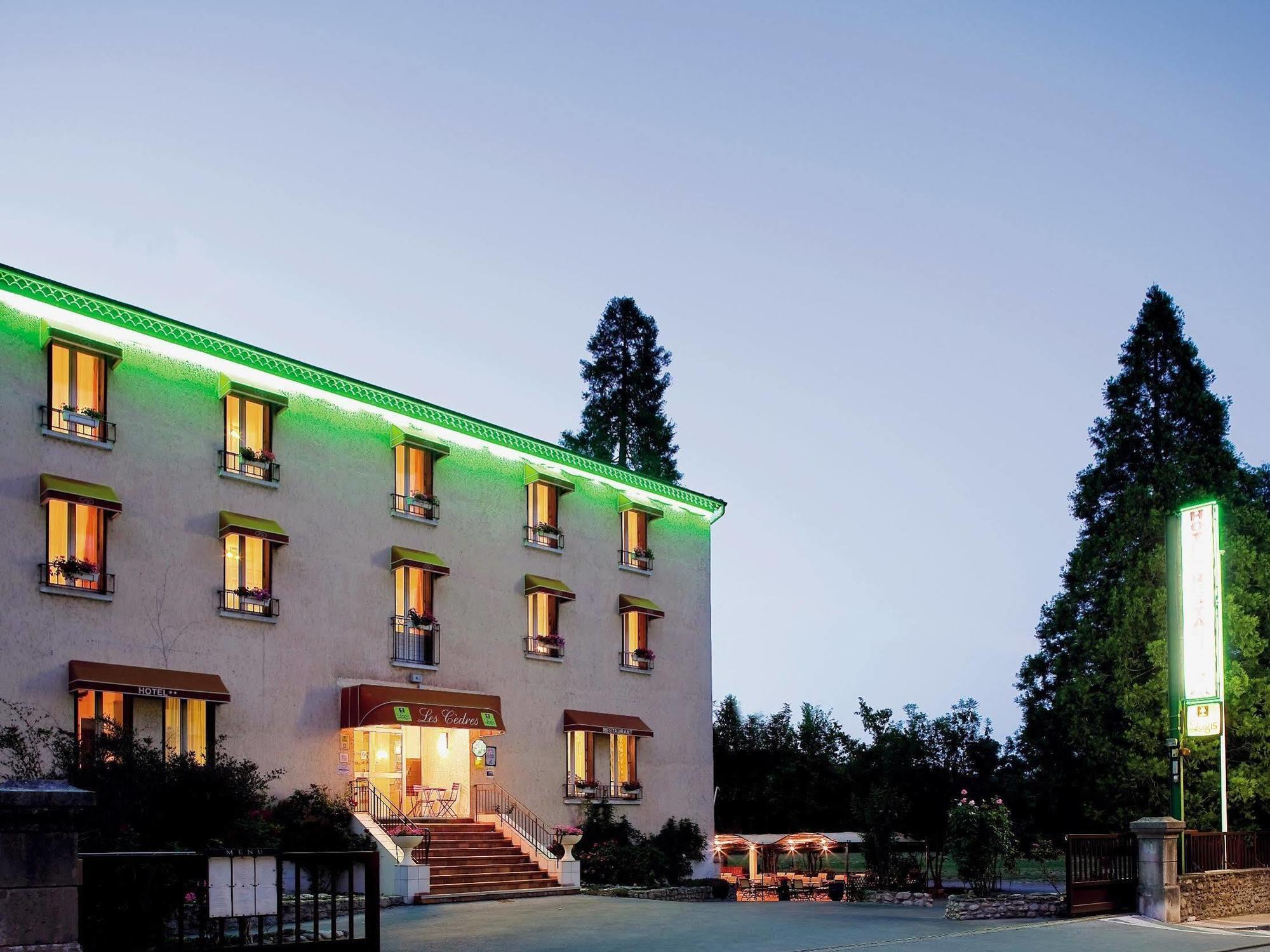 ז'ואיוז Logis Hotel Restaurant Les Cedres מראה חיצוני תמונה